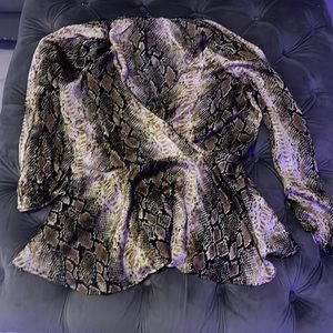 3x Snake pattern, low cut Sexy top